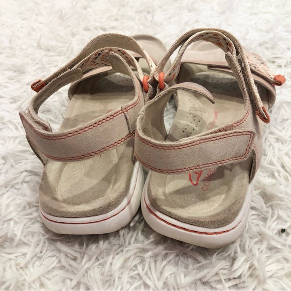 Clarks Women's Amanda Step Flat Sandal Sand Tan Size 8 - Picture 3 of 7